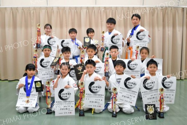 葵塾ベストスピリット賞　鈴木道場は敢闘賞　フルコンタクトカラテ丈夫カップ