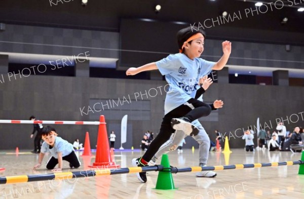 全力で楽しく体を動かす　「冬の大運動会」に親子連れ４００人 5