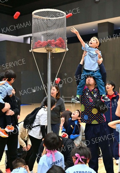 全力で楽しく体を動かす　「冬の大運動会」に親子連れ４００人 8