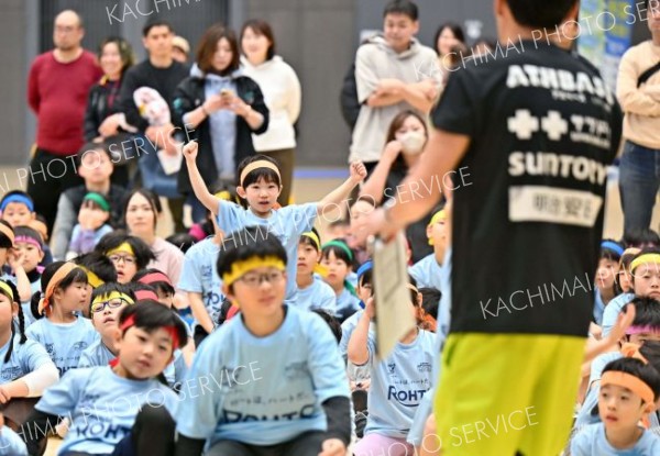 全力で楽しく体を動かす　「冬の大運動会」に親子連れ４００人 10
