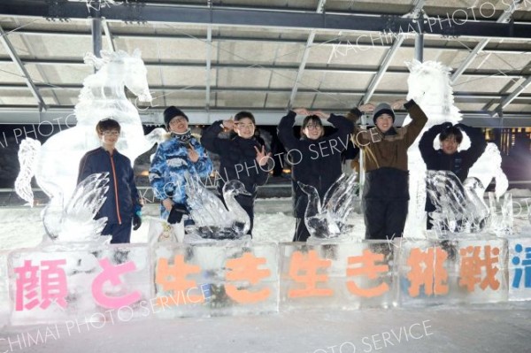 清川小の節目祝い打ち上げ花火も　恒例アイスキャンドル点灯イベント