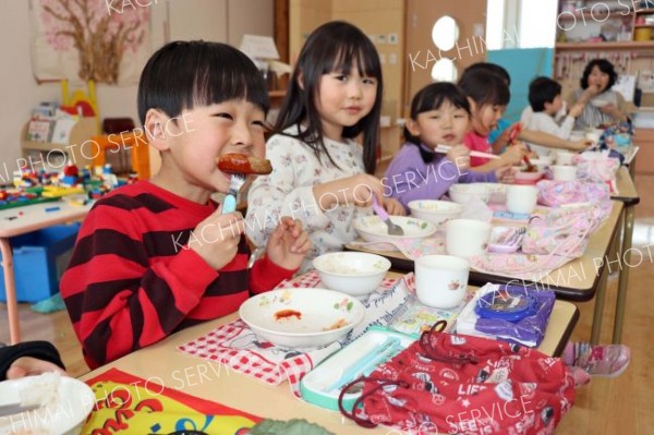 清水のこども園　給食で十勝若牛味わう