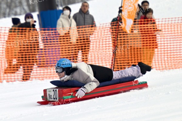 スケルトンの選手さながら、ゴールまで一直線。気分はオリンピック代表選手