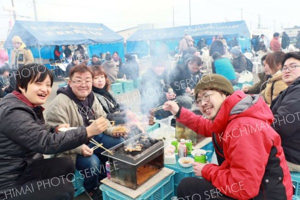 焼き肉や宝探しゲーム　町内４団体が「真冬の感謝祭」　大樹