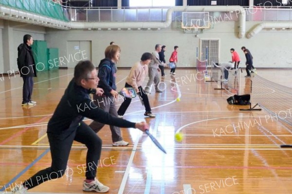 「ピックルボール」に挑戦　清水で体験会～こぼれ話