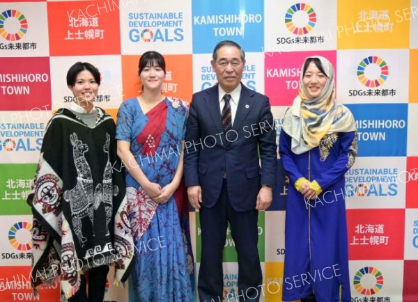 グローカルプログラムで滞在のＪＩＣＡ隊員が帰国報告　上士幌