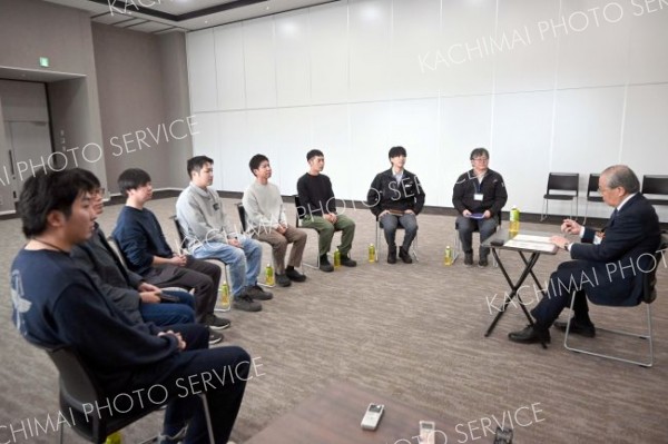 ＪＡ青年部員が車座で町長と懇談　音更