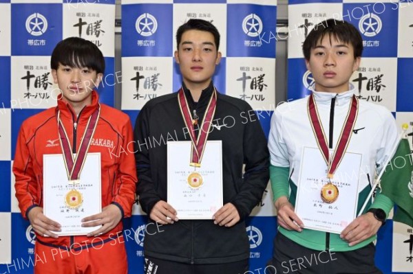 男子１５００メートルの表彰。