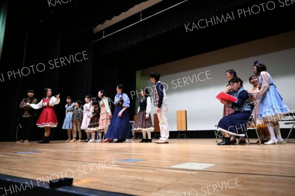 内容も新たに「ポリアンナ」再演　「劇団パズル」が２８、１日に公演