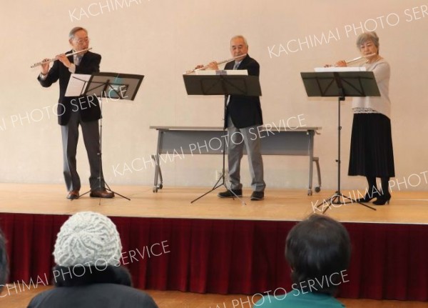 ステージ発表などを楽しんだ集い