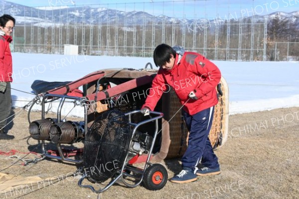 「就職面接では、熱気球の話がほとんどだった」と話す、東原さん