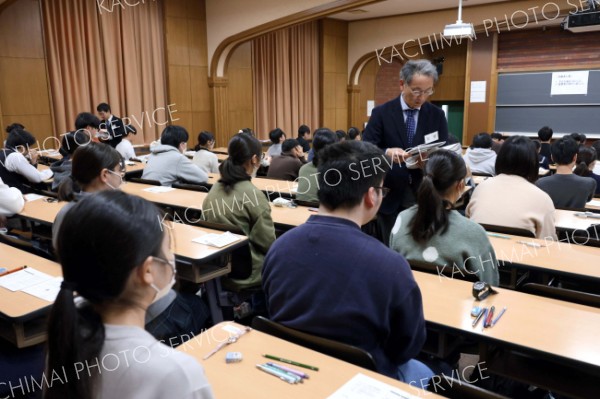 ４１８人が試験に挑む　帯畜大で２次試験