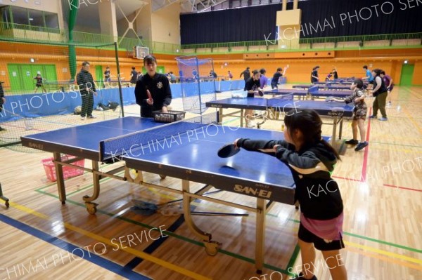 駒大苫小牧卓球部が上士幌で講習会実施