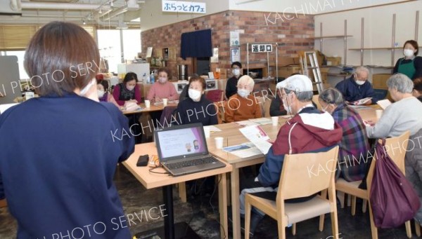 食事や運動の大切さを学ぶ　陸別でほっとカフェ