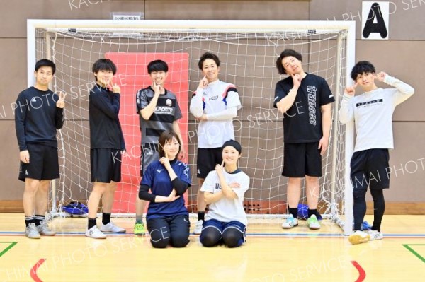 一般の部と企業・ミックスの部を制したＴＡＭＡＩとたまいのメンバー