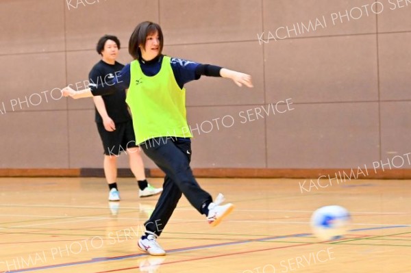 企業・ミックスの部決勝　たまい―パルパルーサ