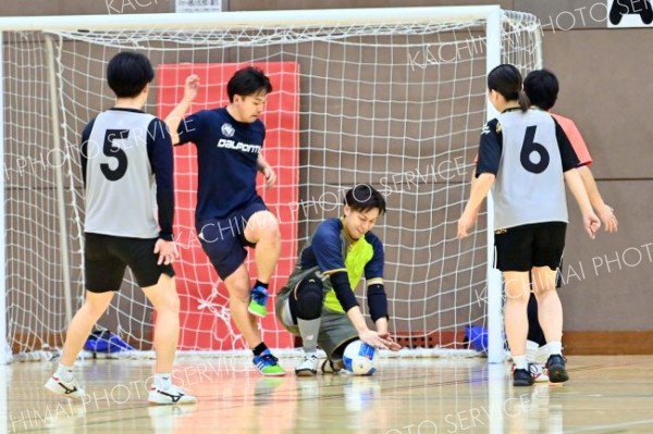 企業・ミックスの部３・４位戦　Ｃａｌｂｅｅ―ＮＫＹ