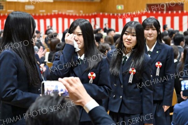 管内２４８０人が思い出詰まった校舎巣立つ　管内高校で卒業式