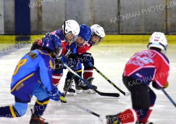 【Ｖｏｒｔｅｘ大空―清水御影】競り合う両チームの選手