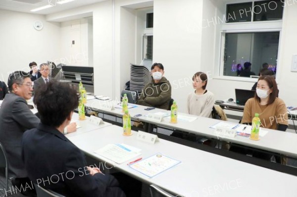 大樹の未来、町長と語り合う　現役世代の町民６人参加