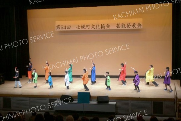 合唱や太鼓など披露　士幌で芸能発表会