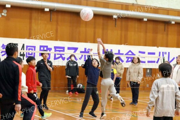 ミニバレー大会で熱戦　大樹町民スポーツ大会