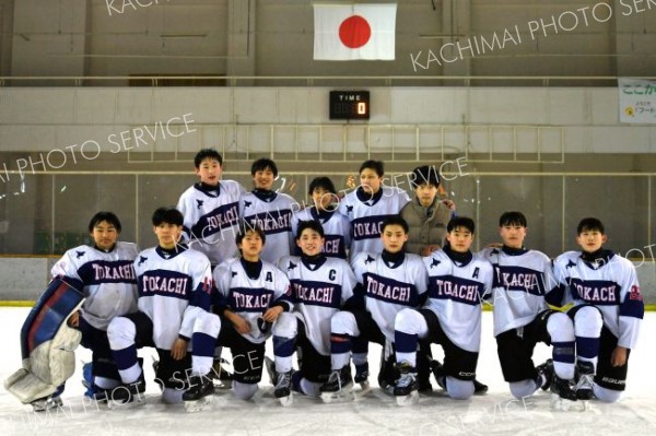 中体連合同チームとして最後の試合で３連覇を果たした全十勝Ａ