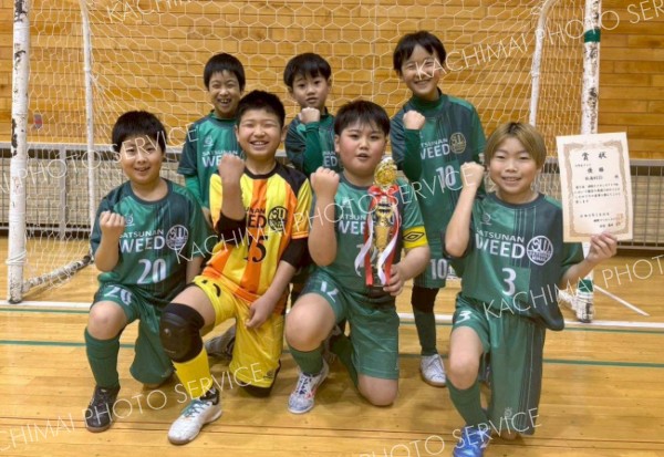 ３２チームが熱戦　浦幌ライオンズクラブ杯少年サッカー大会