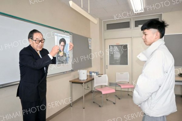 コア学生が選挙啓発でポスター制作　若者の関心喚起 2