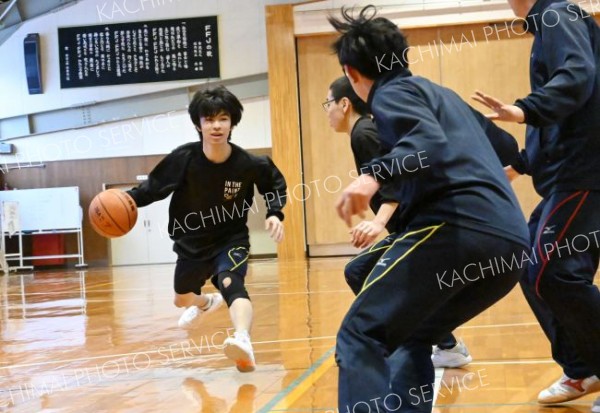 得意なドライブから攻め込む